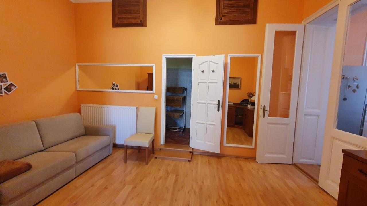Casa Tajola Apartment Kecskemet Exterior photo
